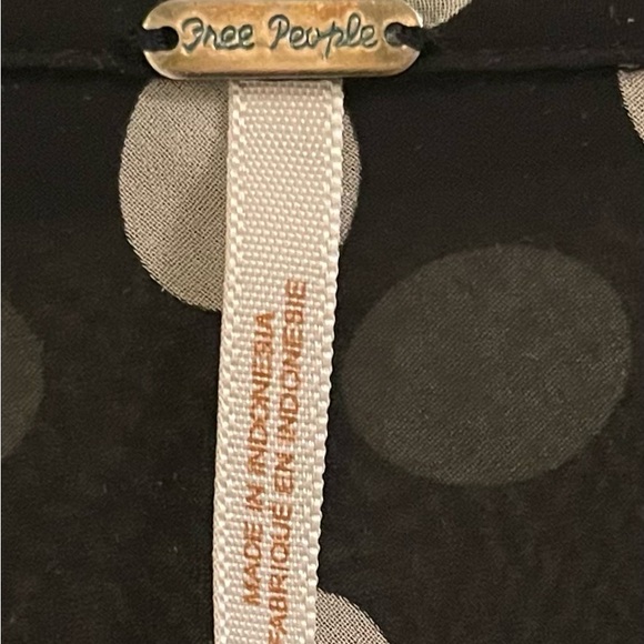 Free People sheer polka dot button down blouse Sz M - Picture 2 of 4